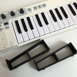 Arturia Keystep Stand 1.jpg STL file Arturia Keystep MIDI Keyboard Stand・3D printer model to download