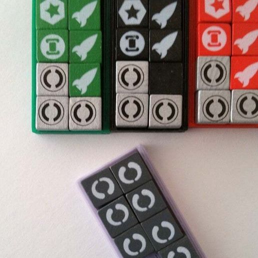 20200114_122418.jpg Almacenamiento del cubo de dados Ultra Tiny Epic Galaxies (UTEG)