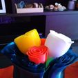 IMG_20181012_160230.jpg vase with roses