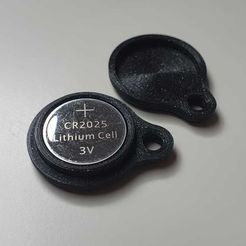 WhatsApp_Image_2021-06-10_at_15.06.50.jpeg EDC Button Cell Holder Keychain