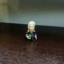 IMG_1.jpg STL file Daenerys Targaryen Big Head Style・Design to download and 3D print