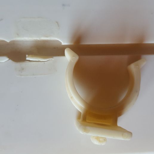 20190823_113218.jpg Clips de montaje en la placa base