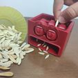 IMG_20230920_215234.jpg SEED PEELER V2