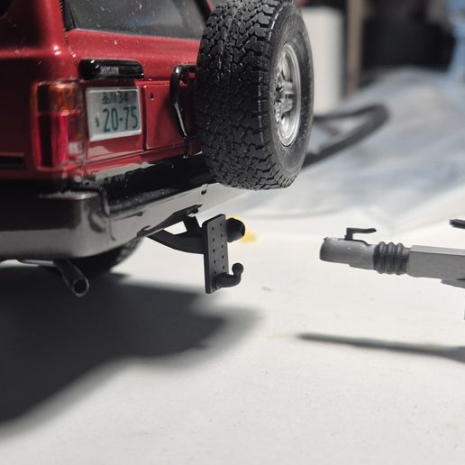 20250319_202309.jpg Towbar for Aoshima Toyota Hilux Surf 05698 1/24