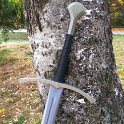 IMG_20181020_113508.jpg STL file Medieval bastard sword | 135 cm | carbon reinforcement ready | cosplay / LARP・3D print model to download