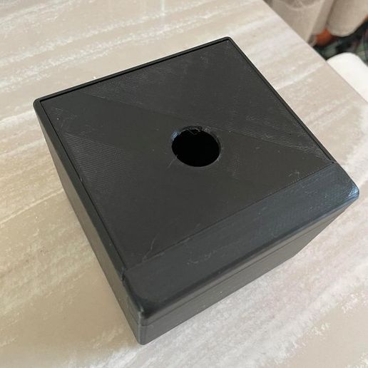 ae76cb0e-ff2d-4f46-b8bf-b01b31ecfaa3.jpg Caja con tapa deslizante con orificio