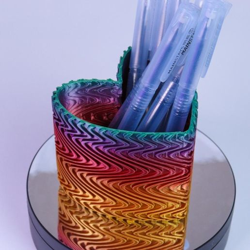 wavy heart pen holder valentine gift 3D model