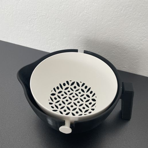 IMG_1940.jpeg Strainer for fruit and vegetables | Kitchen Gadget | bowl