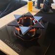 Коробка для игры в кости с механическим вращающимся верхом