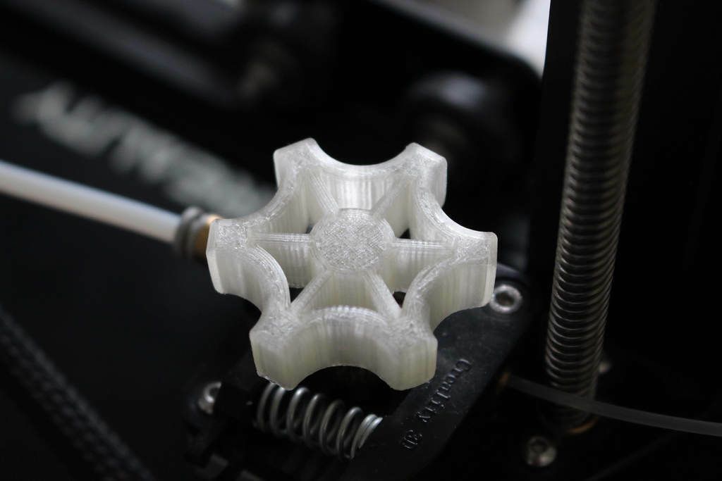 IMG_7476_compressed.JPG Free STL file Creality Ender 3 / MicroSwiss Direct Drive Extruder Motor Knob・Model to download and 3D print, un_ours_blanc