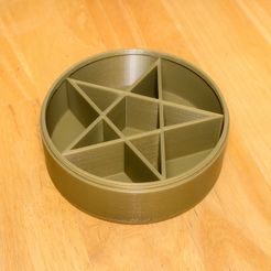 10-cm-box-photo-01.jpg Small Pentagram Container With Screw On Top