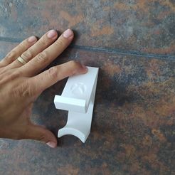 1695738952893.jpg STL file Wall mount for Xbox controller and headphones・3D printing model to download