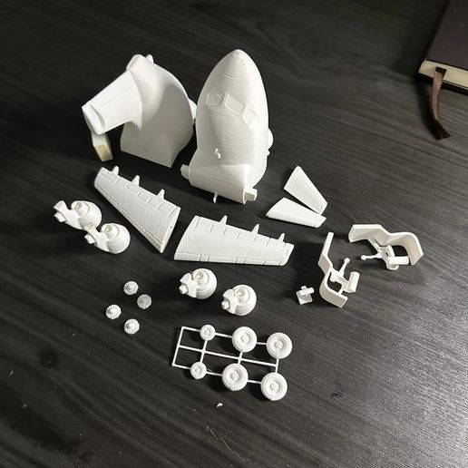 WhatsApp-Image-2025-12-12-at-09.40.59.jpeg Mini Plane - Bae 146