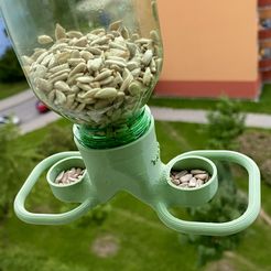 IMG_3599-3.jpg Bird feeder on pet bottle (38mm thread)