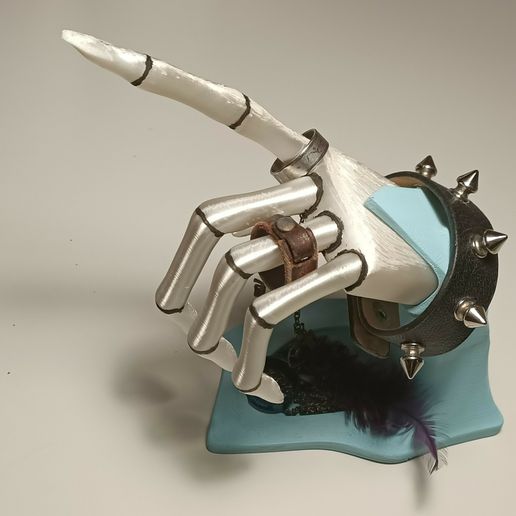 IMG20201230004456 (2).jpg Рука трупа невесты (органайзер для украшений)