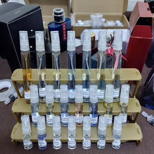 🧰 Perfume Decant Display Stand・Archivo STL para Impresión 3D・Cults
