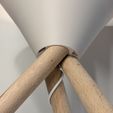 PIVOT-Bottom-detail-Square.jpeg Lampada PIVOT - Lampada da tavolo con tondino in legno