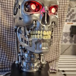 Cráneo móvil de Terminator T-800