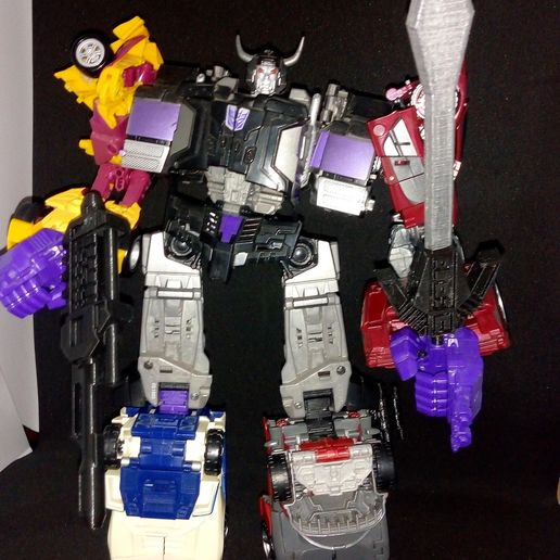 🤖 Transformers Combiner Wars Menasor/ Motormaster Espada y Rifle