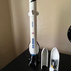 IMG_8805.jpeg 1/144 Scale Blue Origin New Glenn Rocket