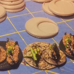 32mmRoundGunnerBasefor15mmminis.jpg Fichier 3D gratuit 32mm Round 15mm Gunner/Asst Base・Modèle à télécharger et à imprimer en 3D