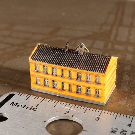 hus-2-back.jpg small houses - 7 models for 2-4mm wg and t-scale trains