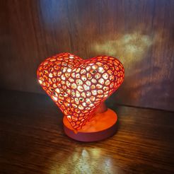 corazon-luz.jpg Voronoi heart with support.