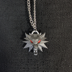 w1.png Witcher 3 Wolf Medallion