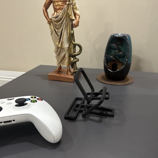 IMG_5978.jpeg Minimalist XBOX Controller Stand