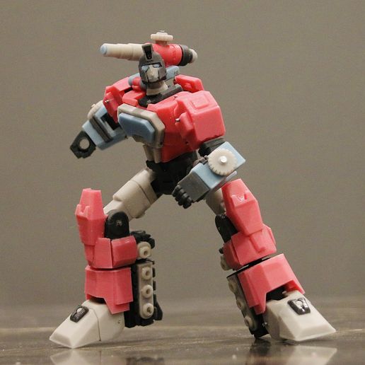 IMG_1754.jpg Transformers Cyberverse Perceptor Figure