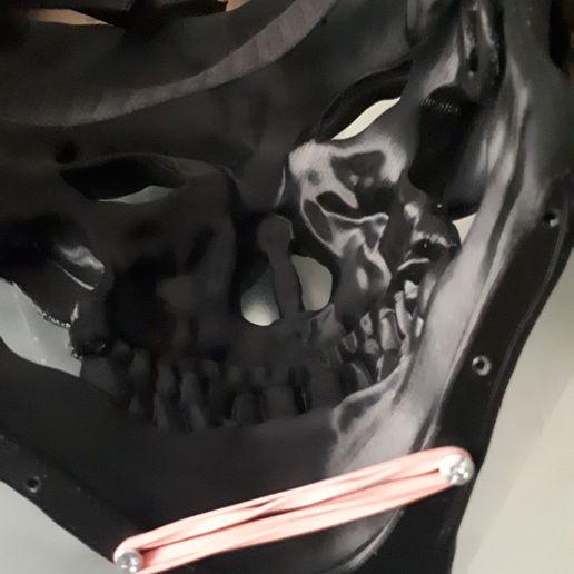 20220309_105856-21191.jpg Skull mask w movable jaw