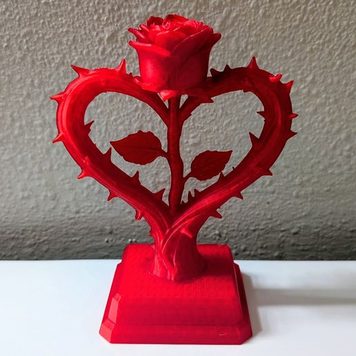 Rose1.jpg Тернистое сердце - скульптура розы в подарок на День святого Валентина