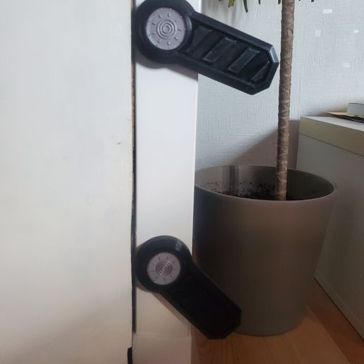279057759_514049063518827_4541657691250653620_n.jpg Door latch
