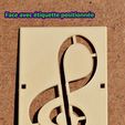 5 - Face avec étiquette positiionnée.JPG FOLDING SUPPORT FOR SMARTPHONE OR TABLET TELEPHONE - Reason: Ground key ...    Foldable support for mobile phone and small digital tablet - pattern : " Treble clef "