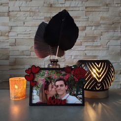 IMG_20230123_141408.jpg Free STL file Valentine picture frame・3D printable model to download