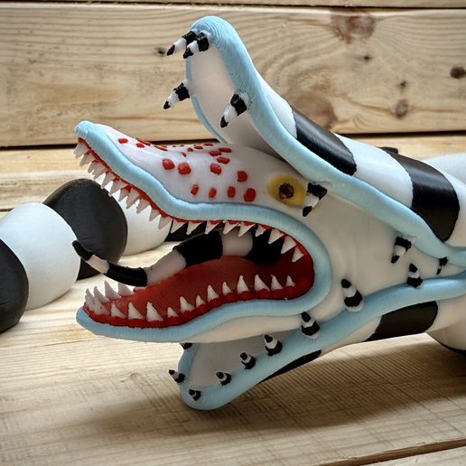 IMG_0591.jpeg Sandworm inspirado en Beetjuice