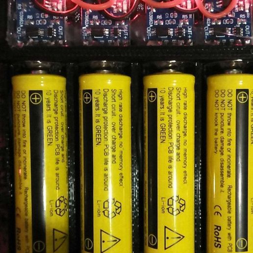 Battery Charger 18650 - 3D model önizlemesi