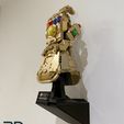 ~ INFINITY. Ry) SSS BAA TT Tg CREATIVE SOLOUTIONS Soporte de pared impreso en 3D para la serie de cascos de Lego