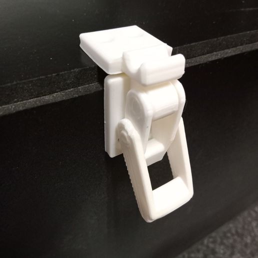 cec17aa7-3037-4e77-8856-5526ae177911.jpg M3 toggle corner latch