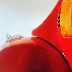 E232EB42-0ED3-4D24-92E1-D739BFA9D2A5.jpg OBJ file Vespa front mudguard badge - Cresta Parafango Anteriore Vespa・3D printable model to download