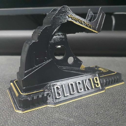 431852546_393926570079263_231860942725753363_n.jpg Glock Stand V3