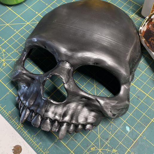 IMG_4295.jpg Media máscara de calavera