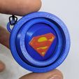 1000018734.jpg Porte-clés Gyroscope Superman