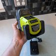 PXL_20260101_054620187.jpg Зарядное устройство Ryobi - настенное крепление