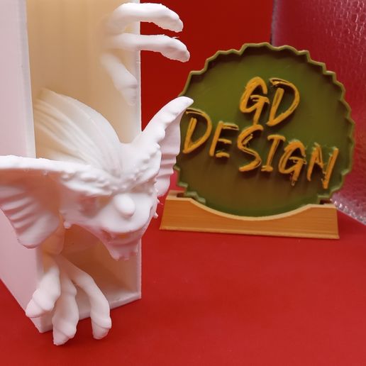 IMG_20250302_123859462.jpg Gremlins Stripe Book Ends Figure