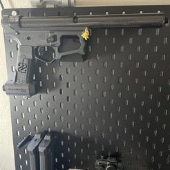 wall-mounted-m4.jpg STL file Airsoft M4 Wall Mount For Ikea Skadis Pegboard・3D print design to download