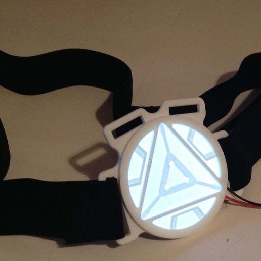 Free STL file Iron Man chest piece 👨 ・Design to download and 3D print・Cults