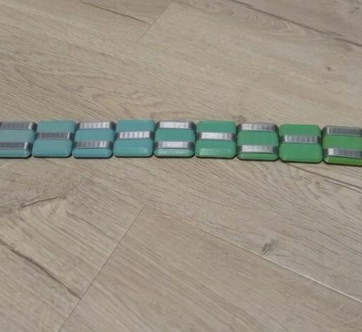 3032e11d-8da5-4b2d-a8bf-4befb5c85cb5.jpg Flipping toy