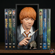 01.png Harry Potter - Ron Weasley (Book Nook)