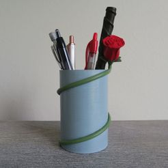 rose_pencilholder_pic1_mmf.jpg Archivo STL Portalápices con forma de flor de rosa・Modelo imprimible en 3D para descargar
